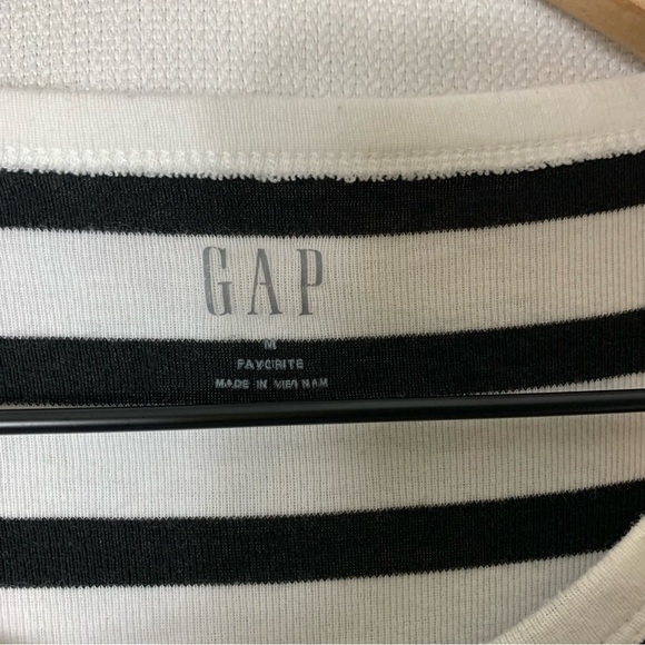 GAP Women’s Long Sleeve Shirt - Picture 4 of 4